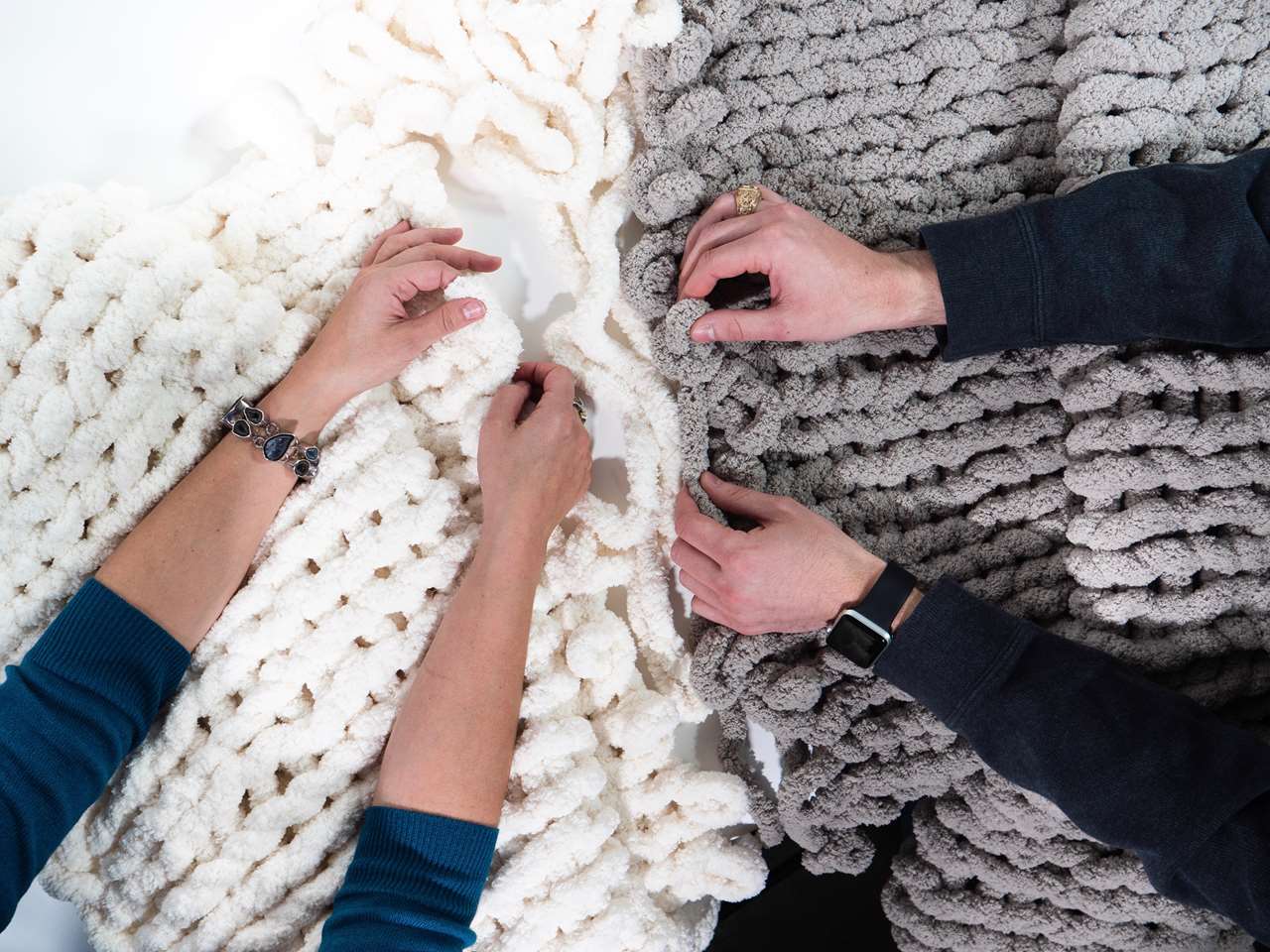 Chunky Yarn Blanket: March - Studio Vino Paint & Sip