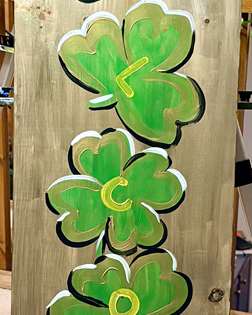 Shamrock Porch Leaner